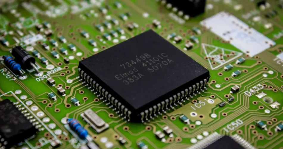 چیپ اختصاصی OpenAI